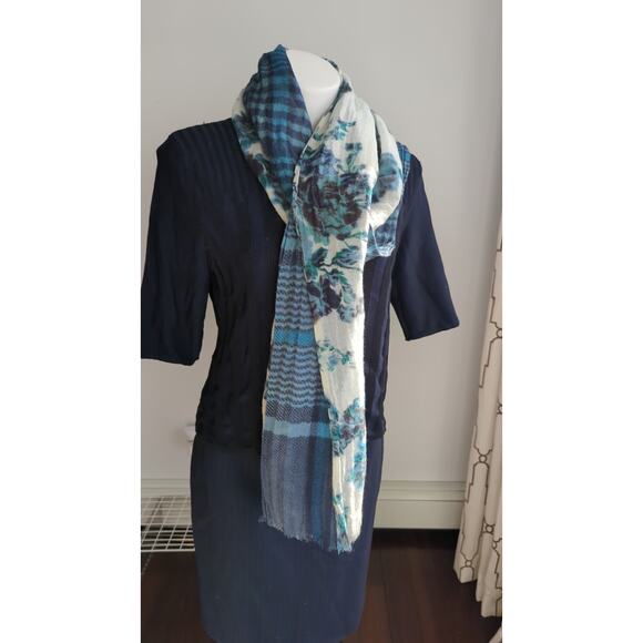 J.Jill New oblong lightweight scarf Teal pattern print NWT - Picture 2 of 4
